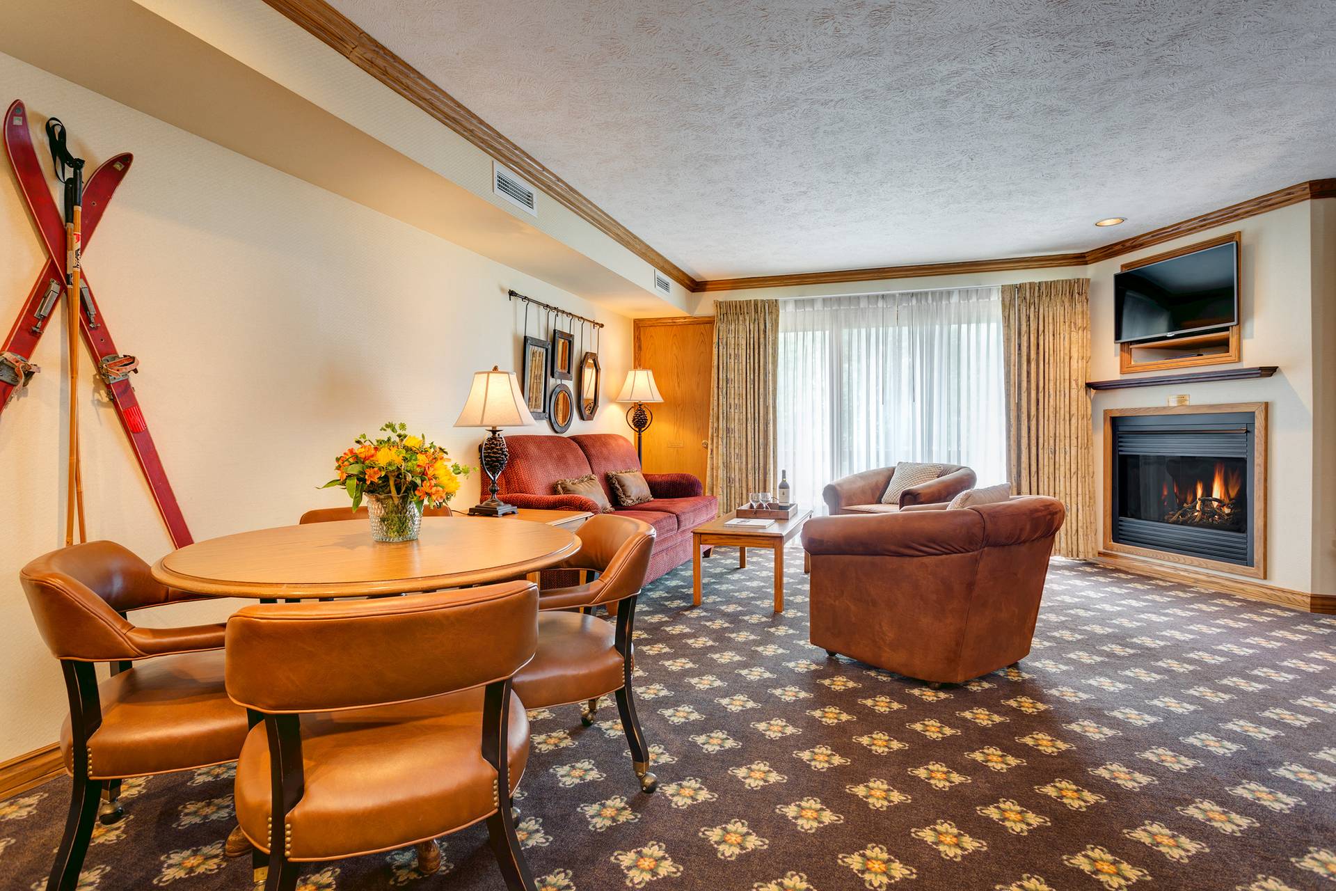 Inverness Deluxe Suite Living Room in the Heather Highlands Inn at The Highlands