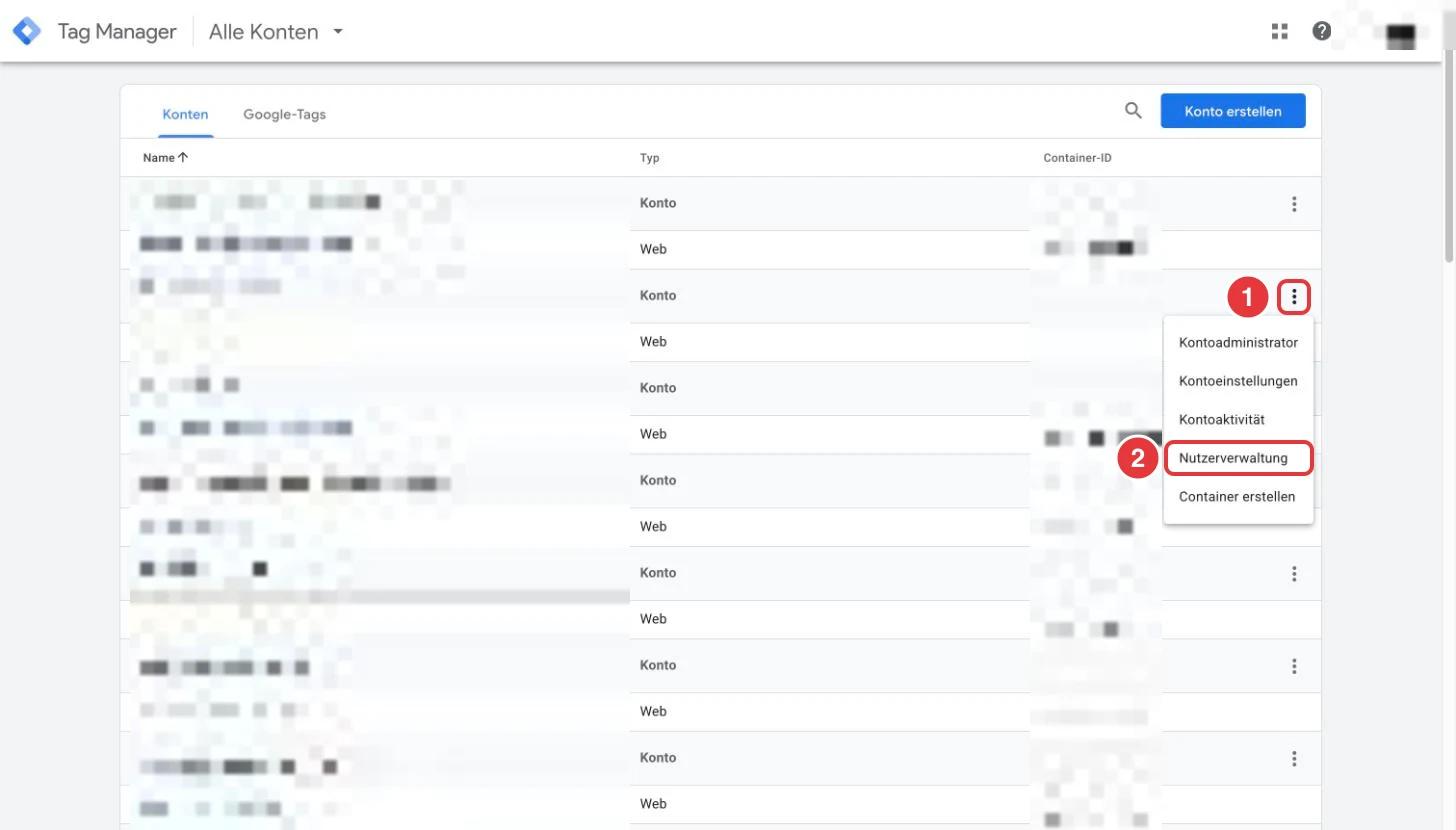 Kontoliste im Google Tag Manager mit geöffnetem Menü und markiertem Punkt Nutzerverwaltung