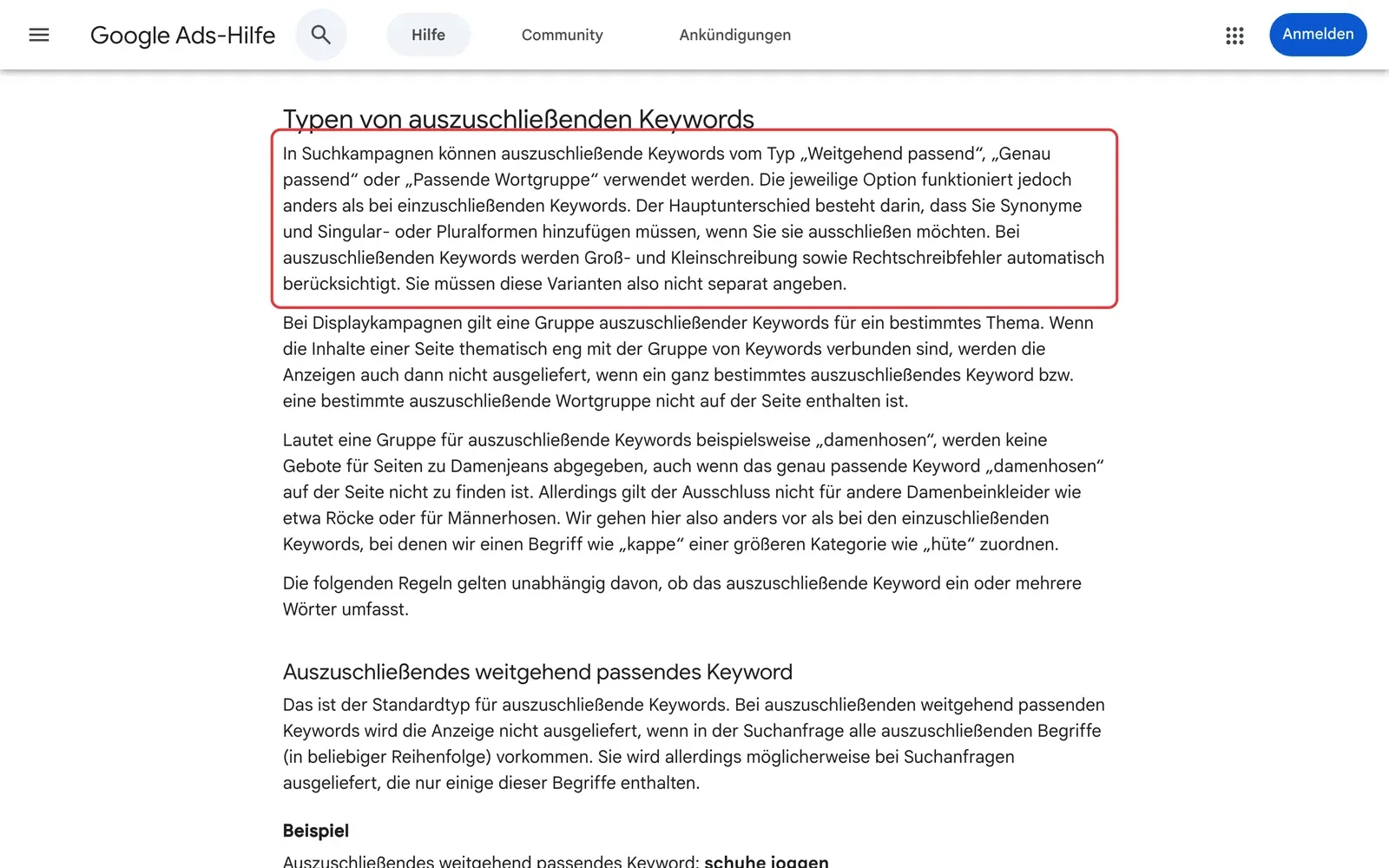 Google Ads-Hilfe zu auszuschließenden Keywords, der Absatz, dass man Synonyme sowie Singular- und Pluralformen selbst hinzufügen muss, ist rot umrahmt