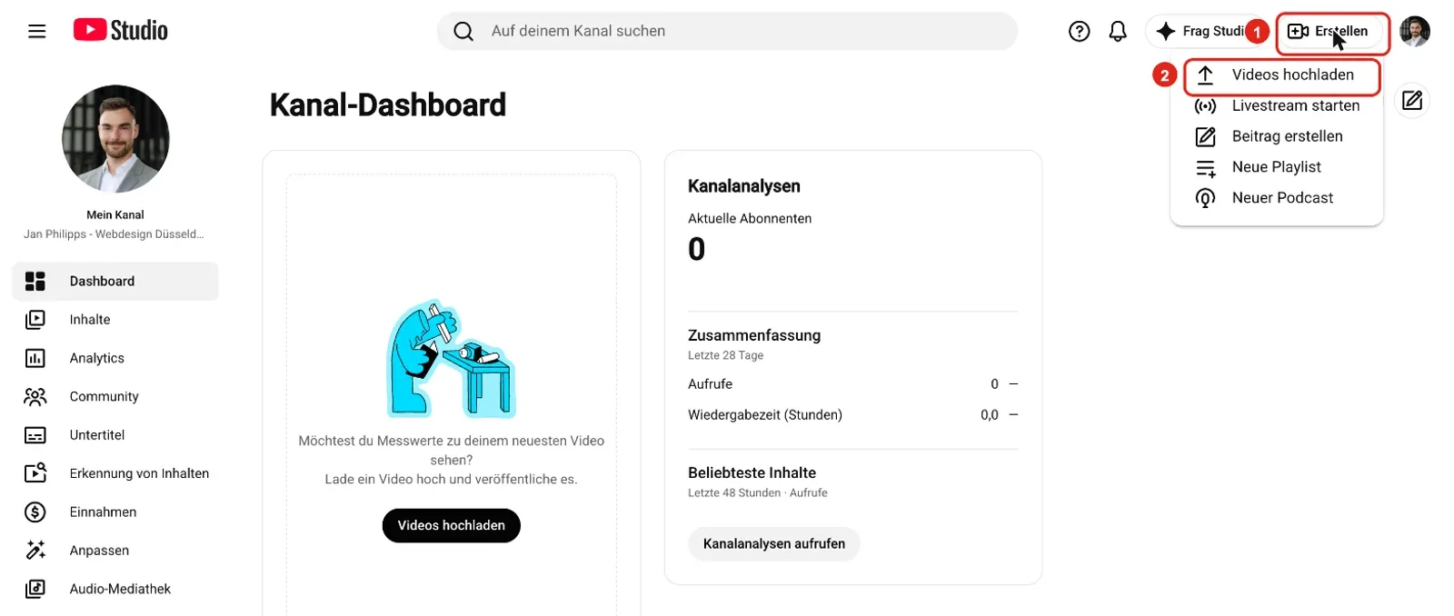 YouTube Studio Kanal-Dashboard: die Schaltfläche Erstellen oben rechts und der Menüpunkt Videos hochladen sind rot markiert