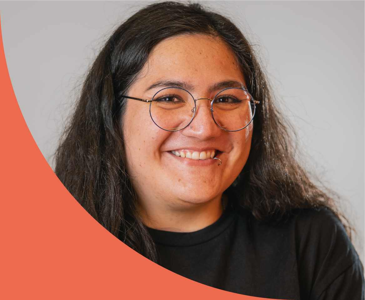 Retrato de Javiera Aguirre, Diseñadora Gráfica en DualMedia