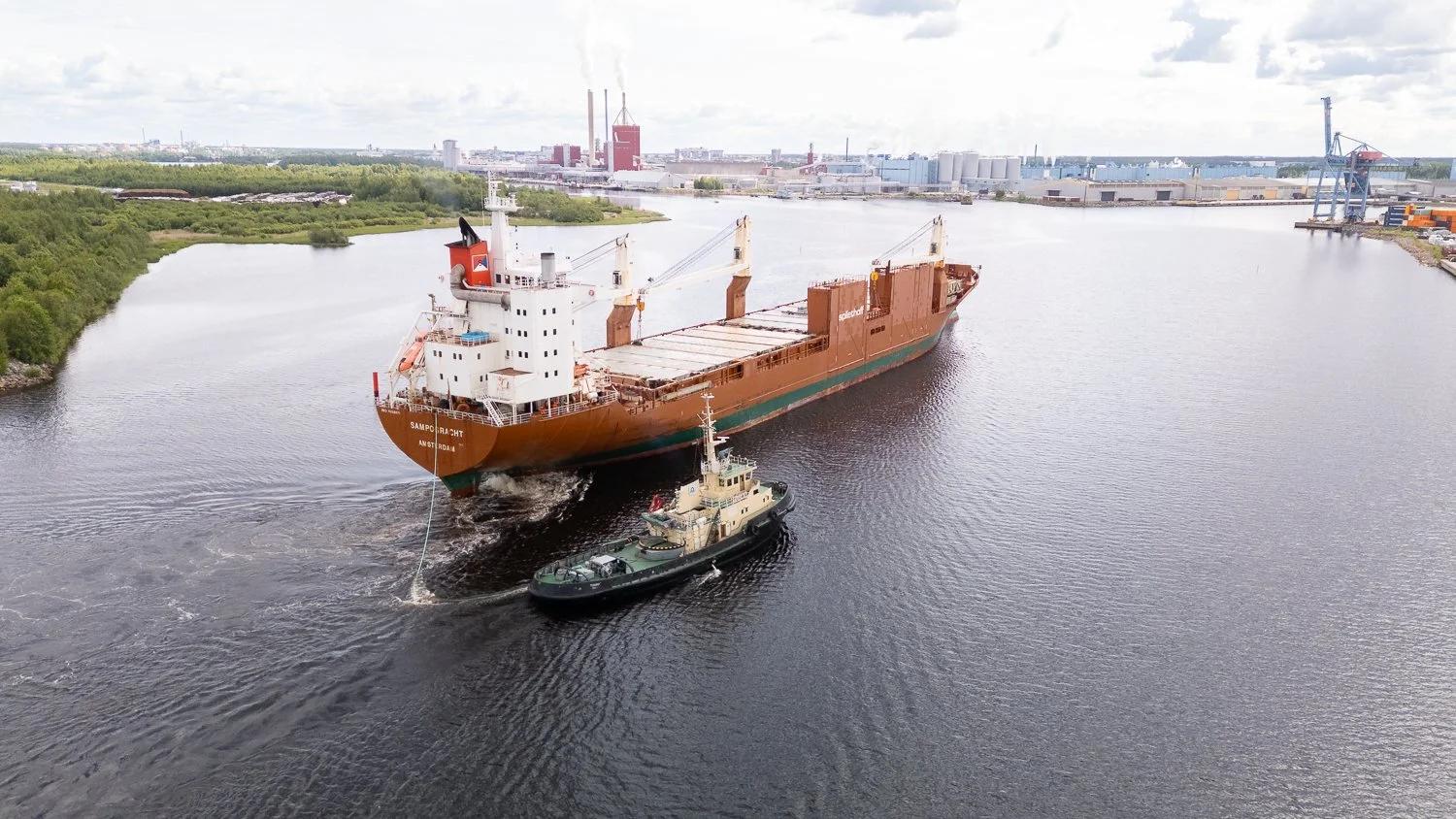 Spliethoff m/v Sampogracht – Saapuminen ja ensilastaus Oulun satamassa