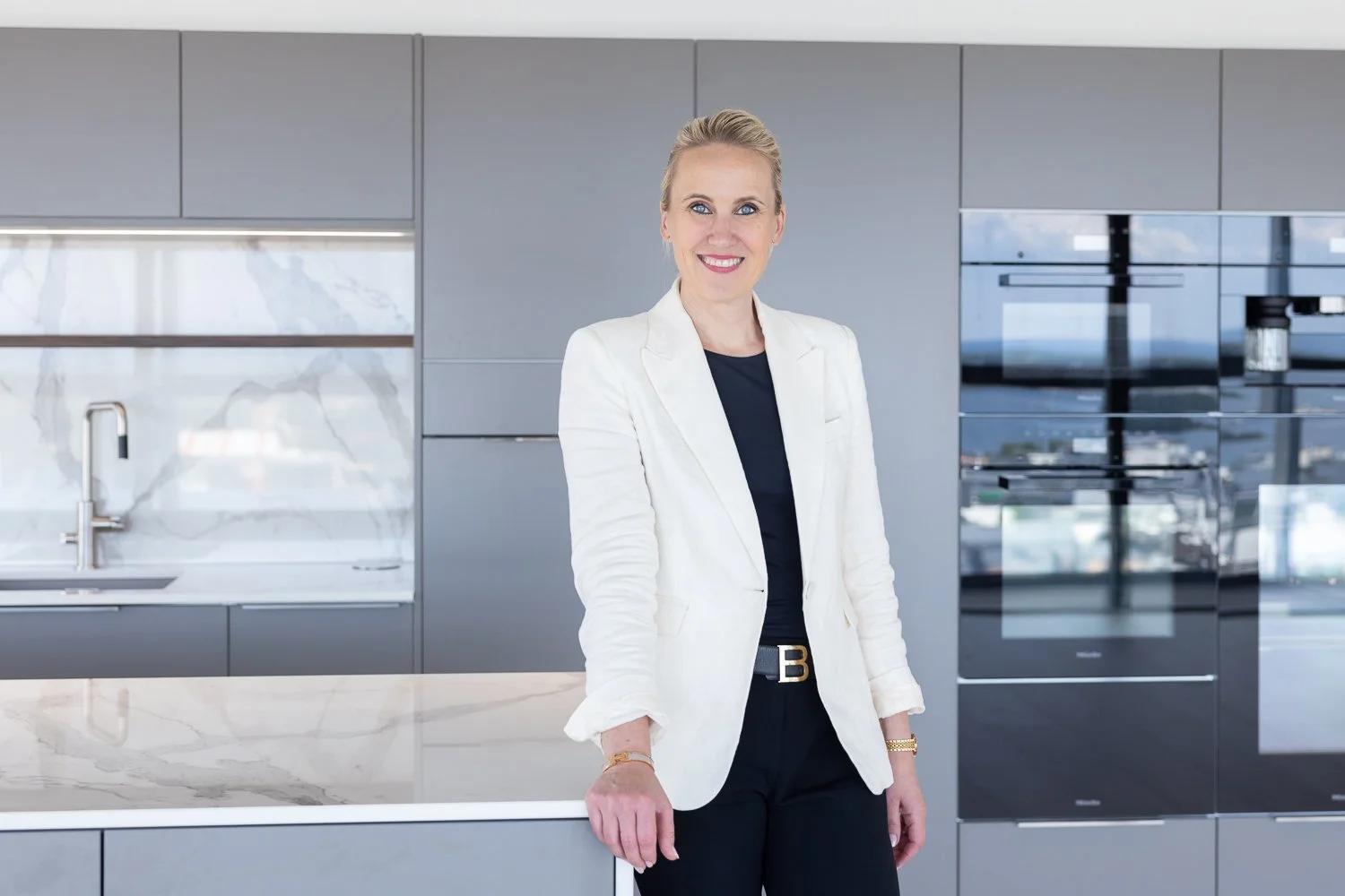 Esittelyvideo, lyhytvideoita sekä valokuvia Skanska Kodeille Oulun Plaanatornin asunnosta