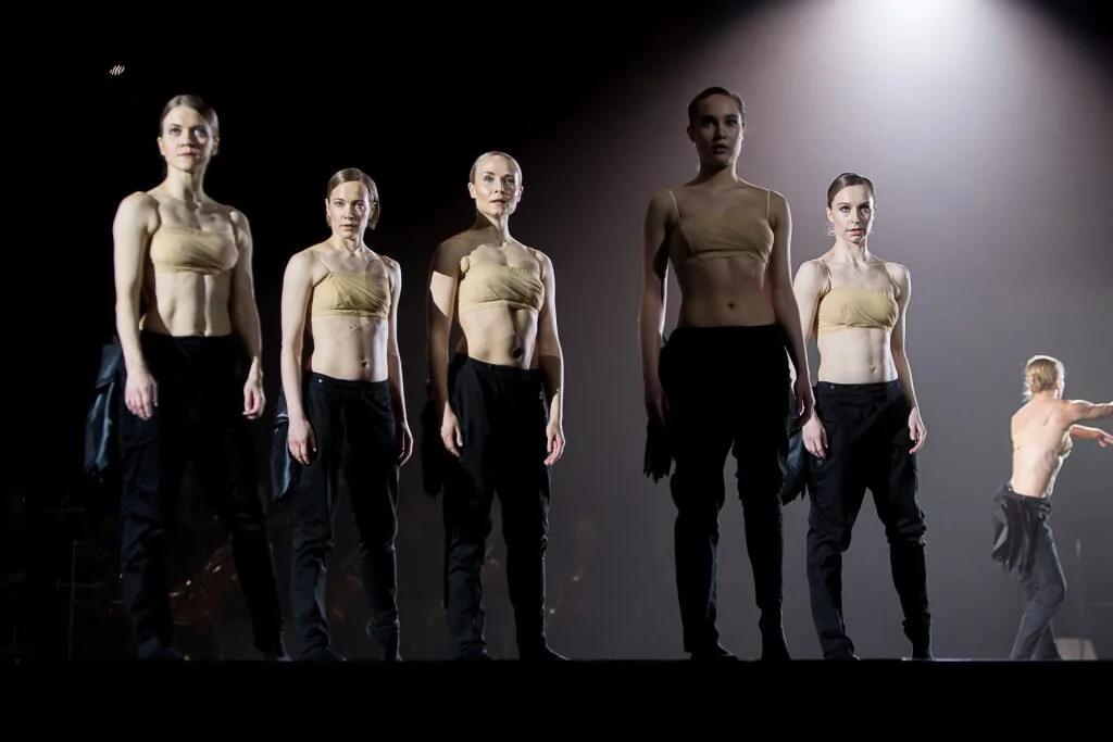  Tanssiryhmä Susanna Leinonen Company 