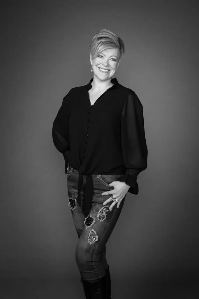 Kuvia studiossa asiantuntijalle