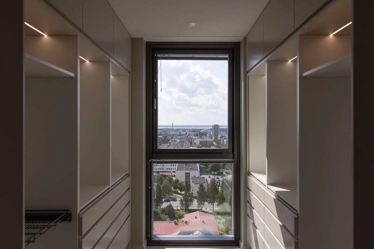 Esittelyvideo, lyhytvideoita sekä valokuvia Skanska Kodeille Oulun Plaanatornin asunnosta