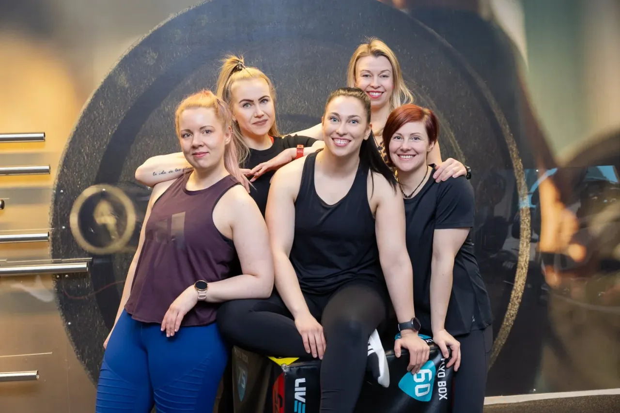 Brändikuvia naisten Liikuntakeskus Ololle