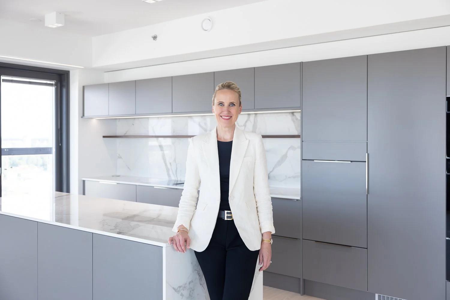 Esittelyvideo, lyhytvideoita sekä valokuvia Skanska Kodeille Oulun Plaanatornin asunnosta