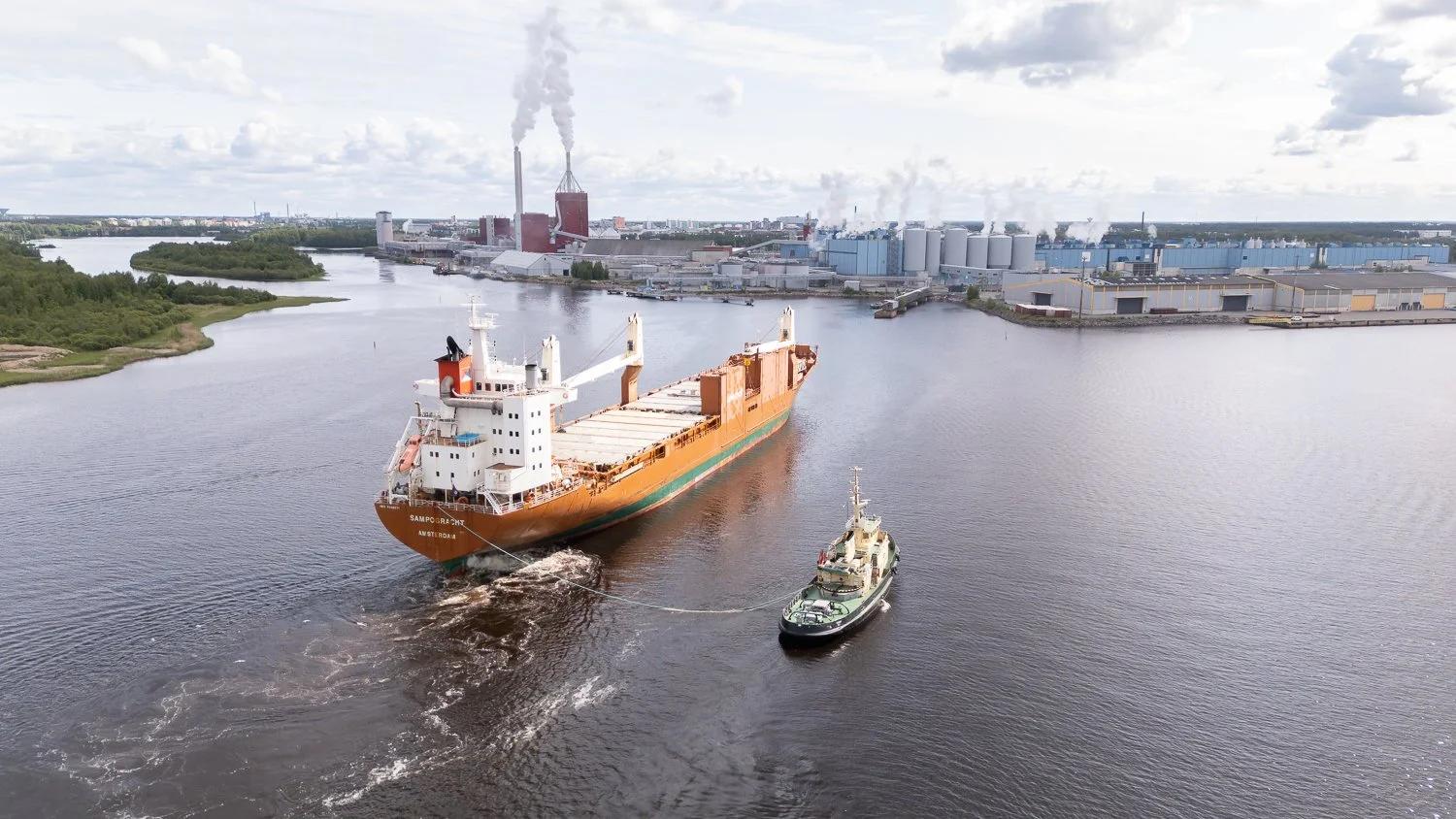 Spliethoff m/v Sampogracht — Arrival and First Loading at the Port of Oulu