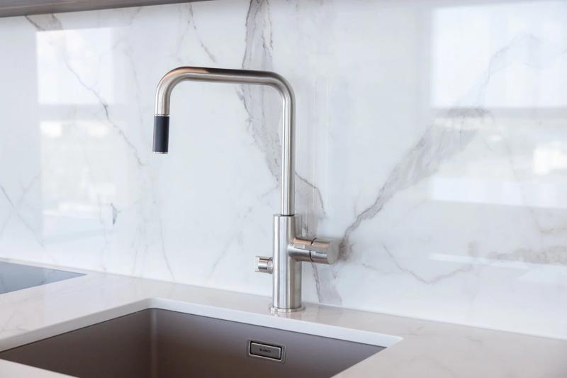 Esittelyvideo, lyhytvideoita sekä valokuvia Skanska Kodeille Oulun Plaanatornin asunnosta