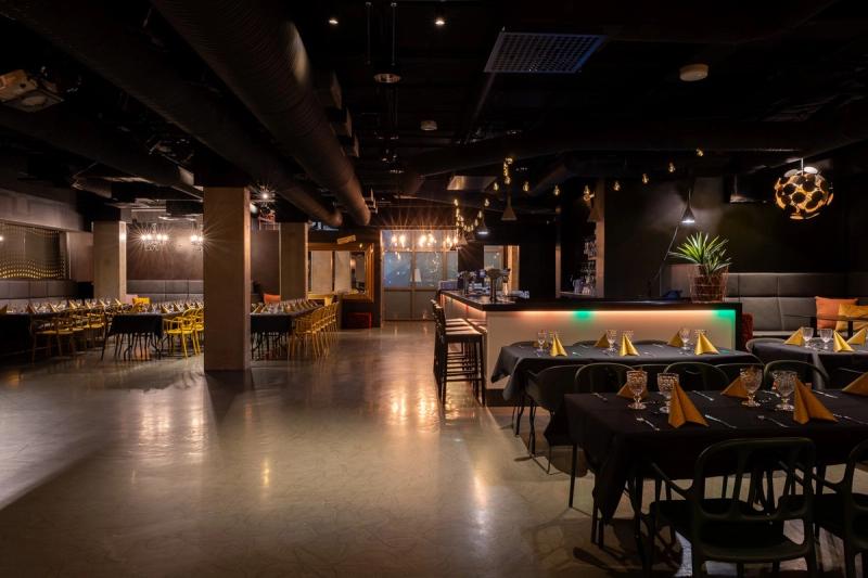 Tilakuvia Oulun Amarillon yökerho juhlatilasta