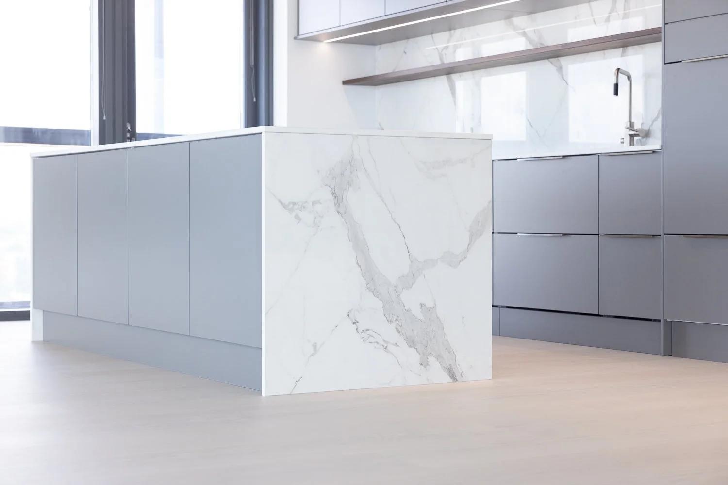 Esittelyvideo, lyhytvideoita sekä valokuvia Skanska Kodeille Oulun Plaanatornin asunnosta