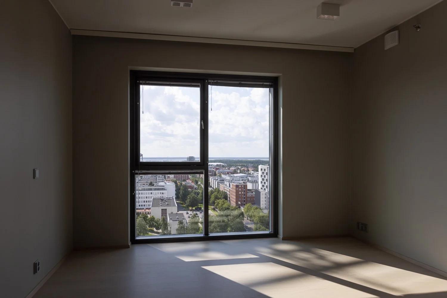 Esittelyvideo, lyhytvideoita sekä valokuvia Skanska Kodeille Oulun Plaanatornin asunnosta