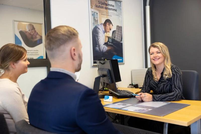 Brändikuvia LähiTapiolalle