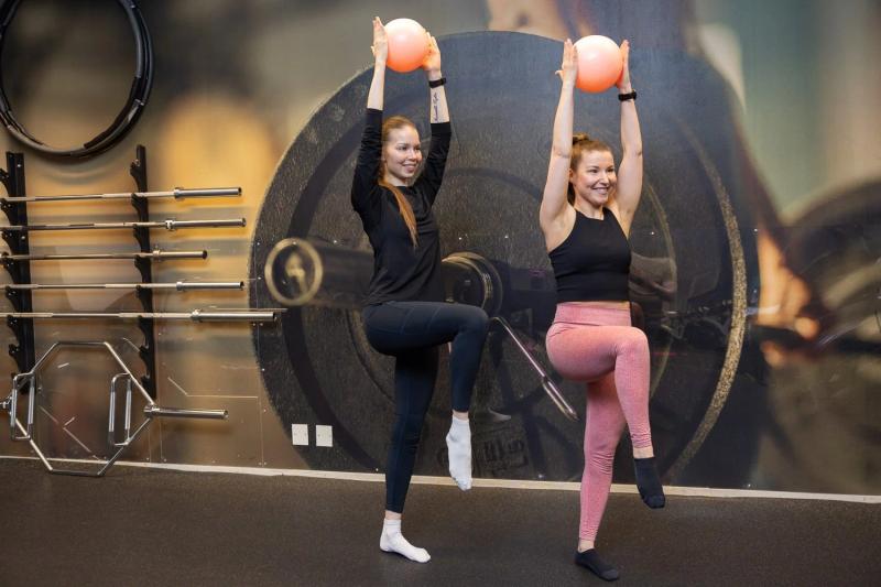 Brändikuvia naisten Liikuntakeskus Ololle