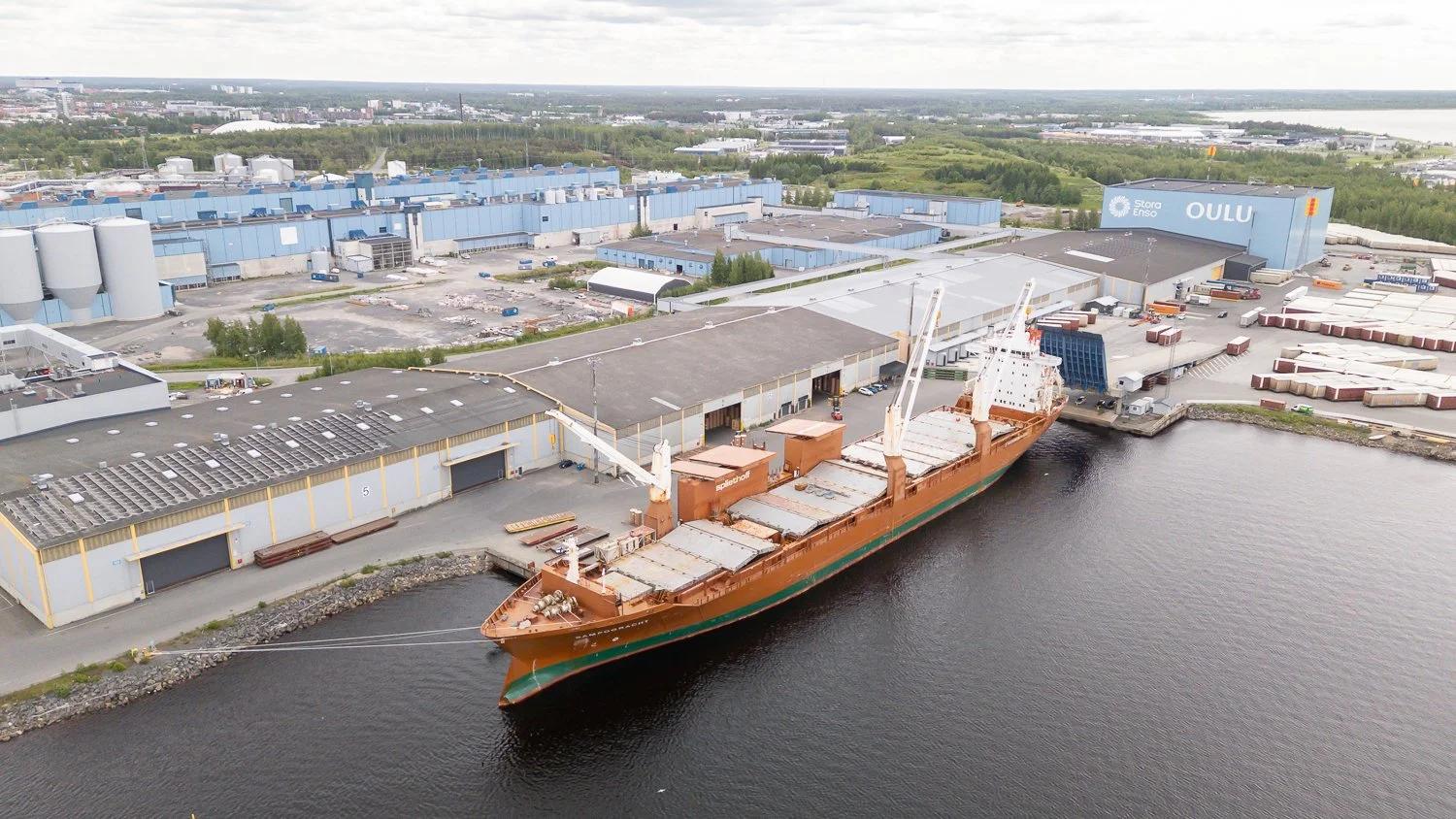 Spliethoff m/v Sampogracht — Arrival and First Loading at the Port of Oulu