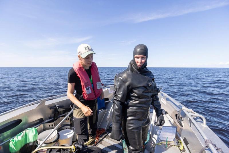 Meribiologi viihtyy pinnan alla – Videokuvaus ja valokuvaus artikkeliin