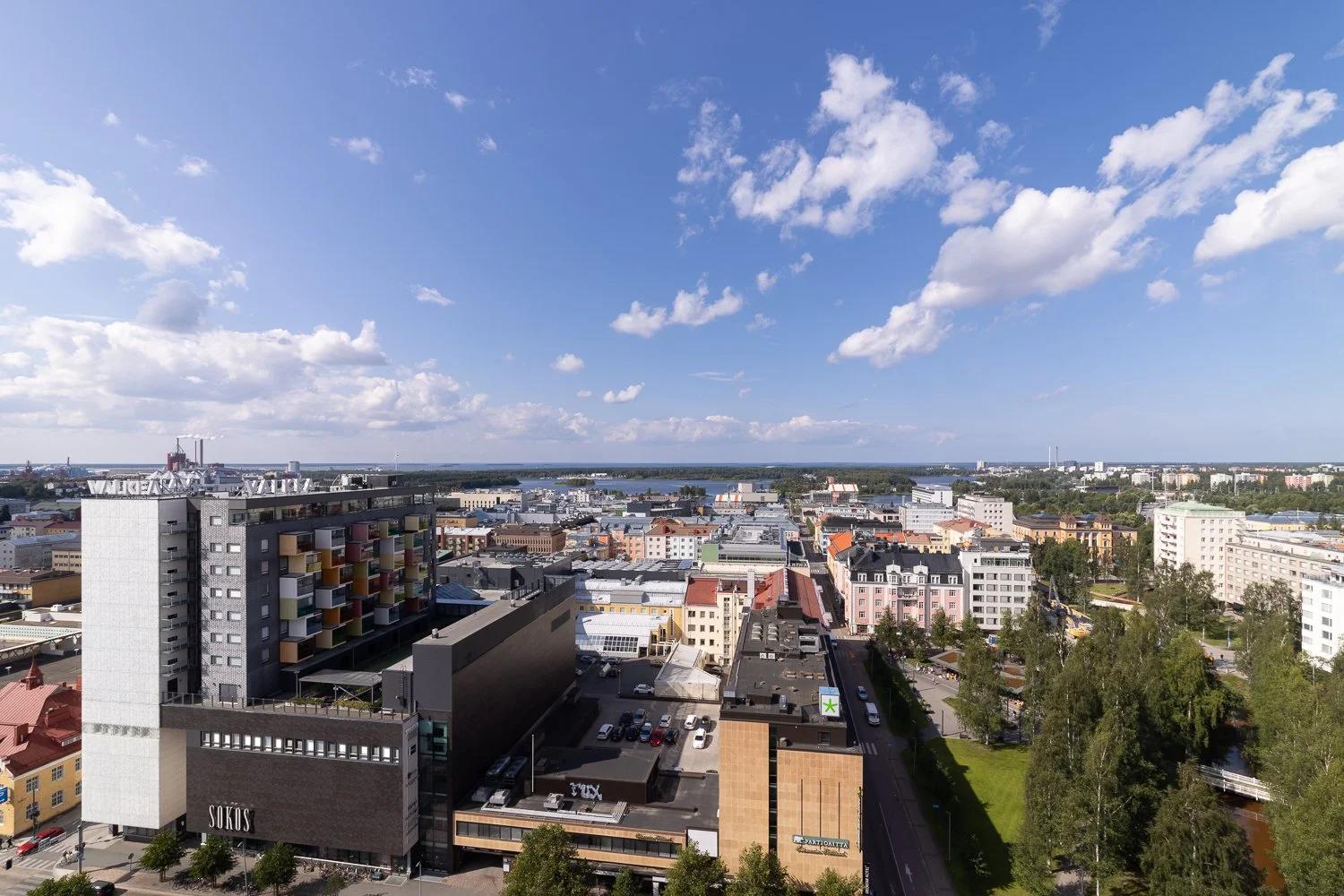 Esittelyvideo, lyhytvideoita sekä valokuvia Skanska Kodeille Oulun Plaanatornin asunnosta