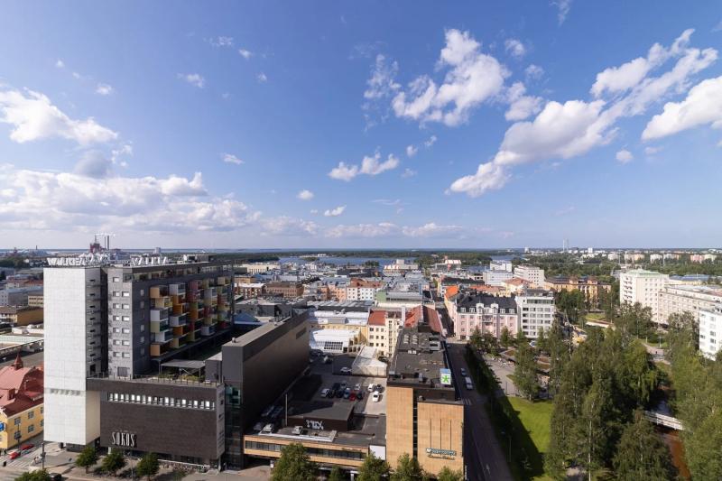 Esittelyvideo, lyhytvideoita sekä valokuvia Skanska Kodeille Oulun Plaanatornin asunnosta