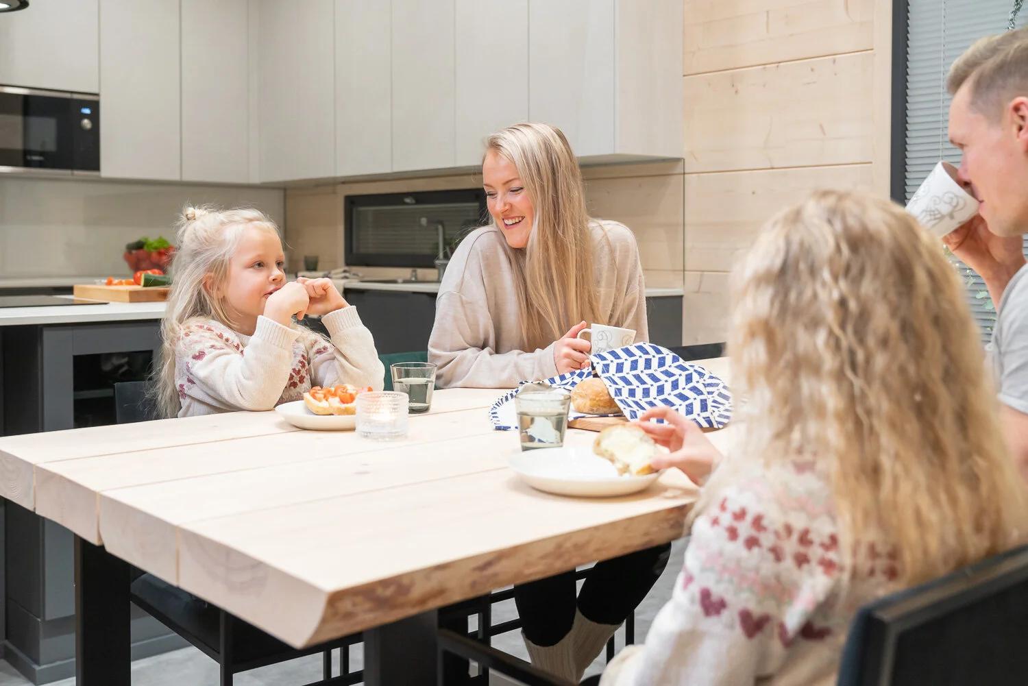 Mainoskuvat Hirsiset Oy:lle Oulussa