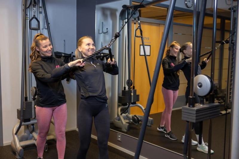 Brändikuvia naisten Liikuntakeskus Ololle