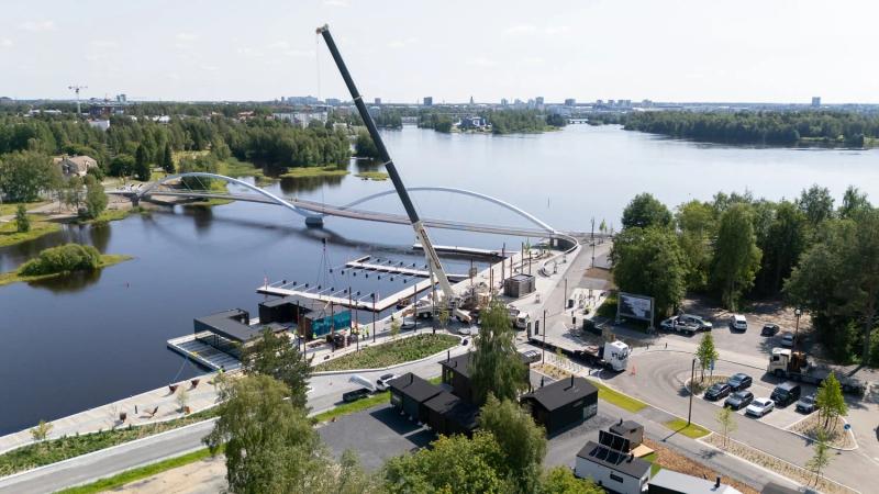 Yrityskuvaukset Oulussa: Nostovideo ja valokuvat E. Helaakoskelle