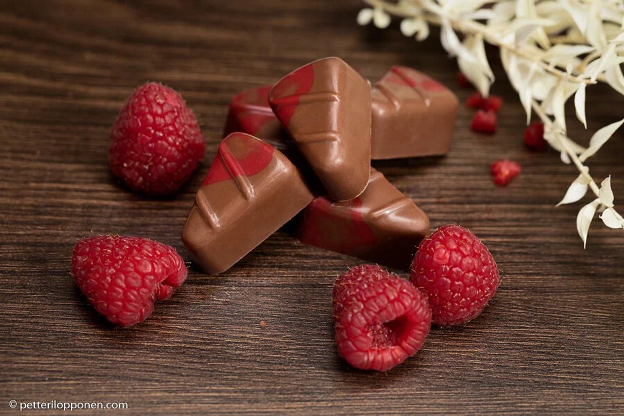  Vadelmasuklaa tuotekuvaus 