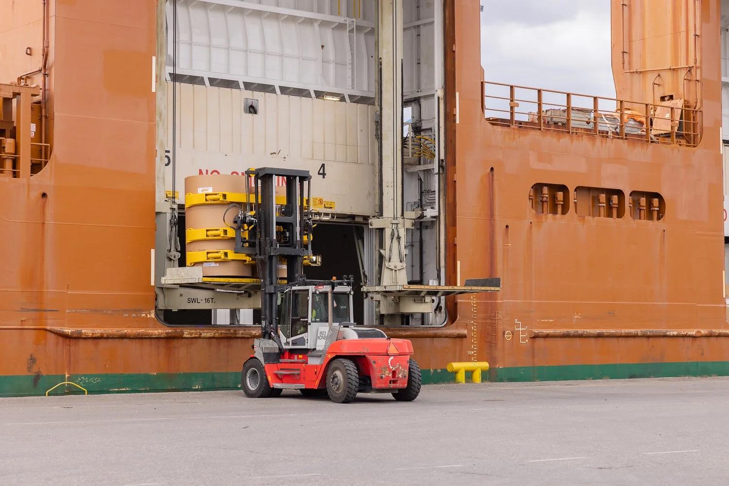 Spliethoff m/v Sampogracht — Arrival and First Loading at the Port of Oulu