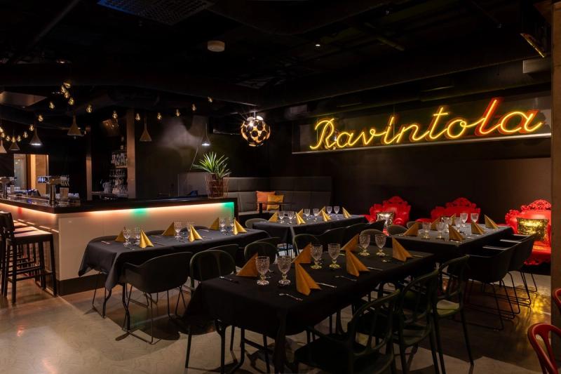 Tilakuvia Oulun Amarillon yökerho juhlatilasta