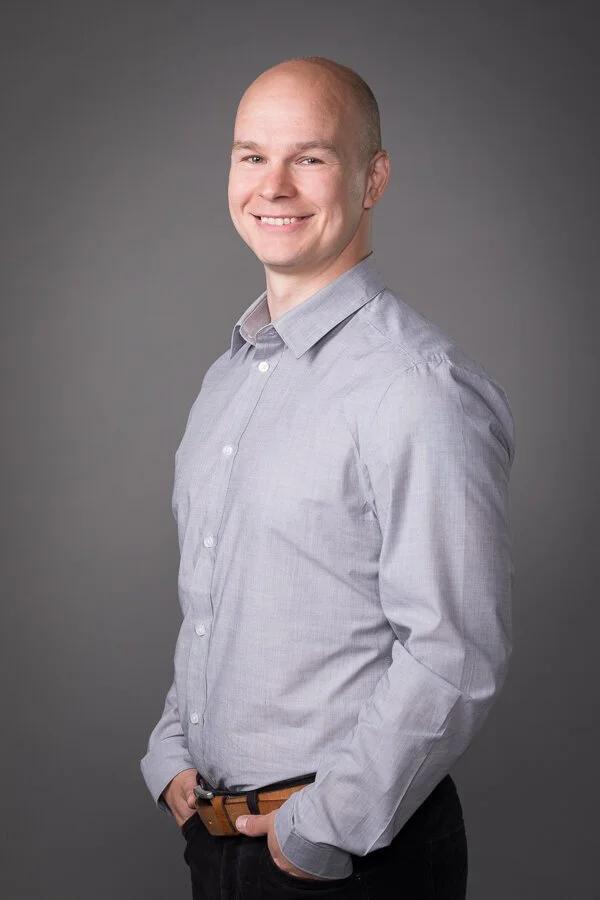 Henkilökuvat studiolla | Henkilökuvaukset Oulussa