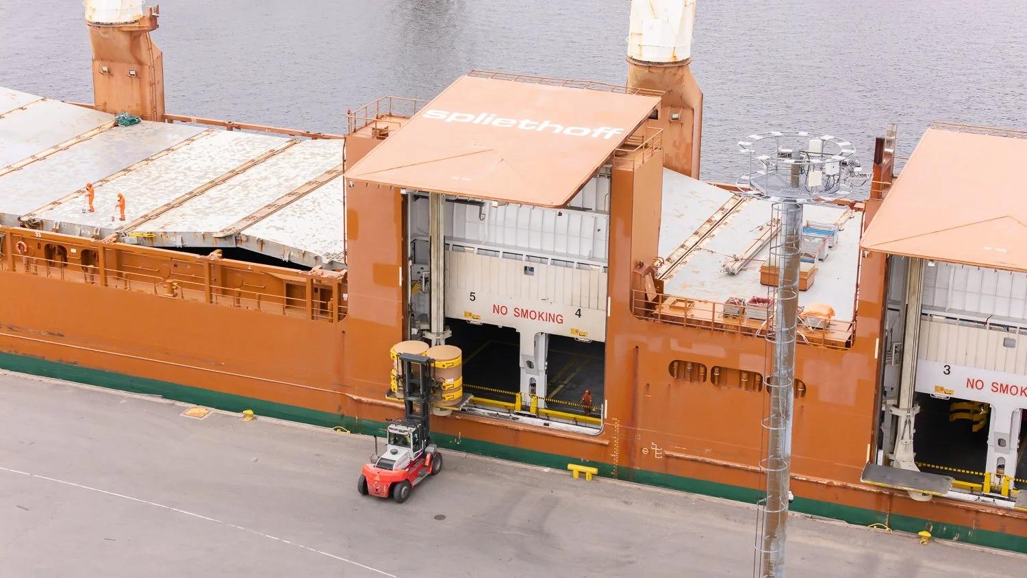 Spliethoff m/v Sampogracht — Arrival and First Loading at the Port of Oulu