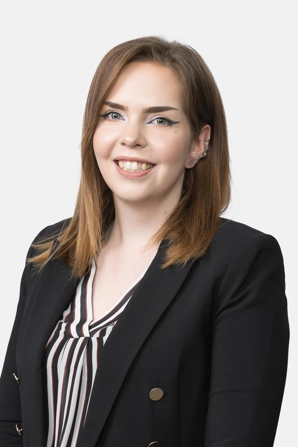 Kuvia henkilöstöstä ROHM Semiconductorille Oulussa