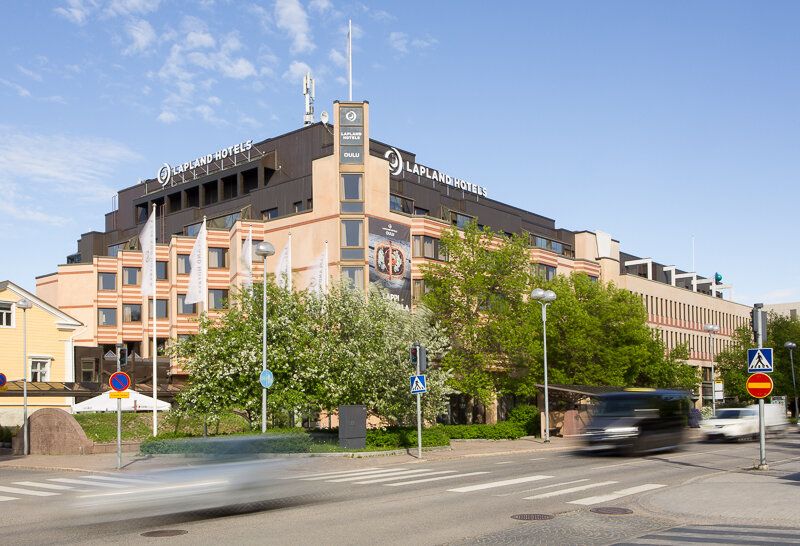 Hotellin kylpyhuonekuvat laattatoimittajalle | Yrityskuvaaja Oulun seutu