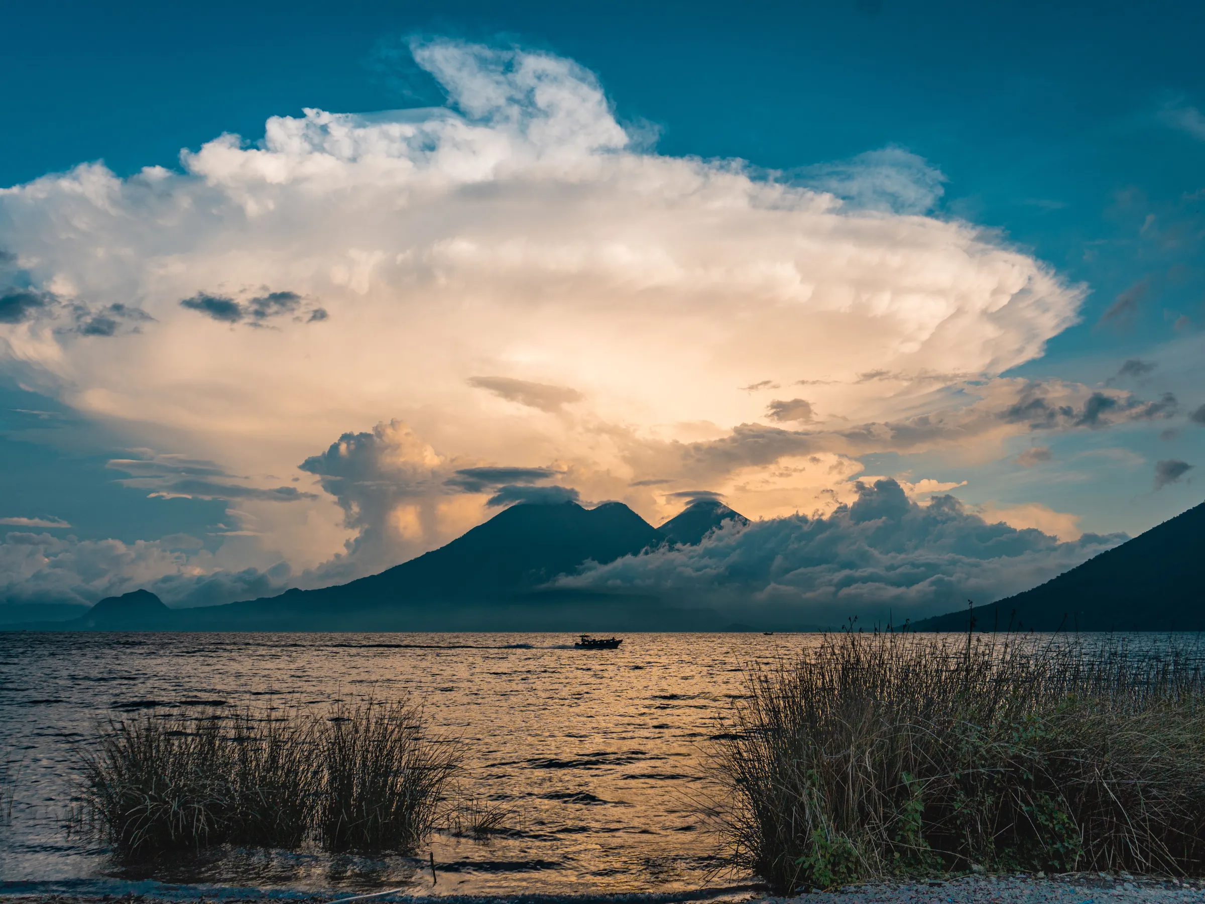 Lago de Atitlán — Día Completo