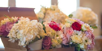 Flower bouquets delivered in a box — a real order