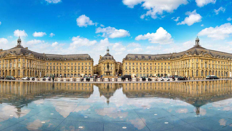 Place de la Bourse et miroir d’eau