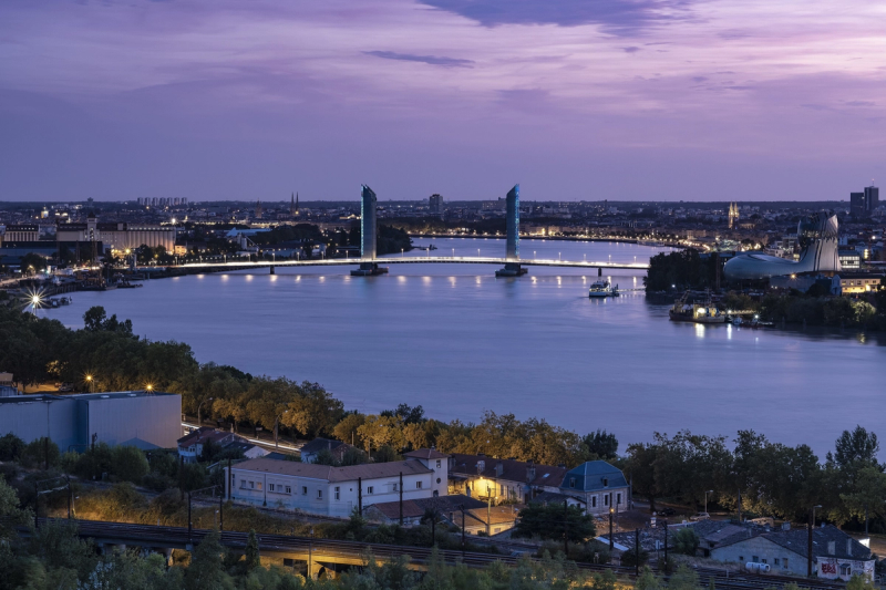 Vue depuis Floirac vers la rive gauche de Bordeaux