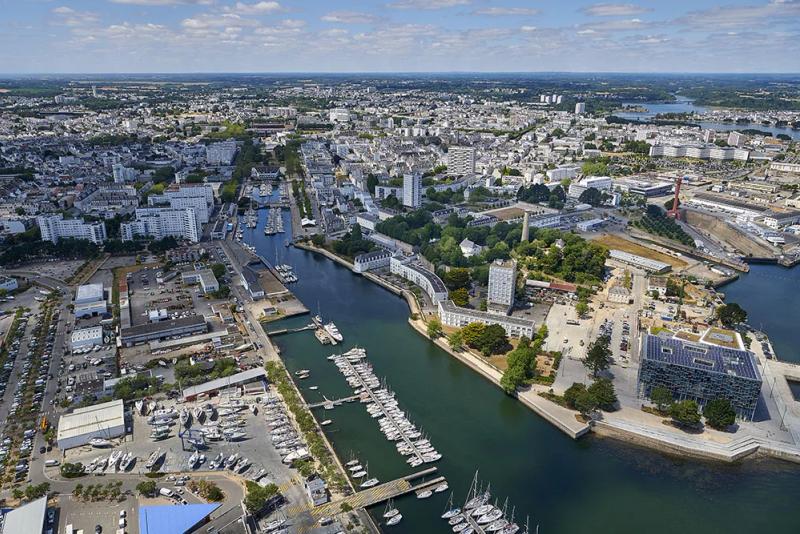 Vue du port de Lorient
