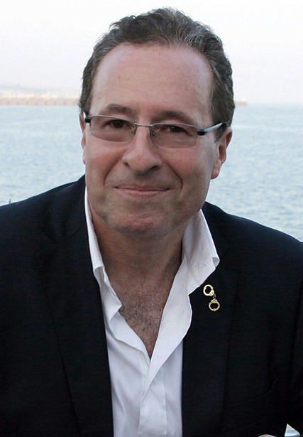 Peter James