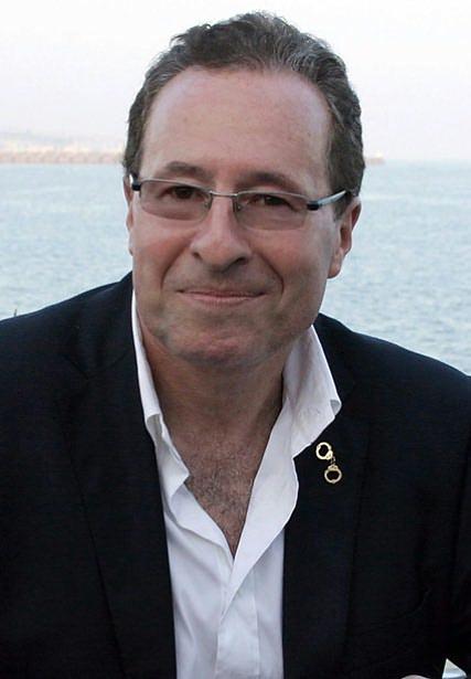 Peter James