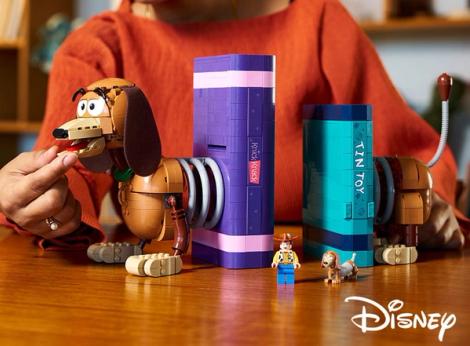 LEGO Disney Slinky Dog