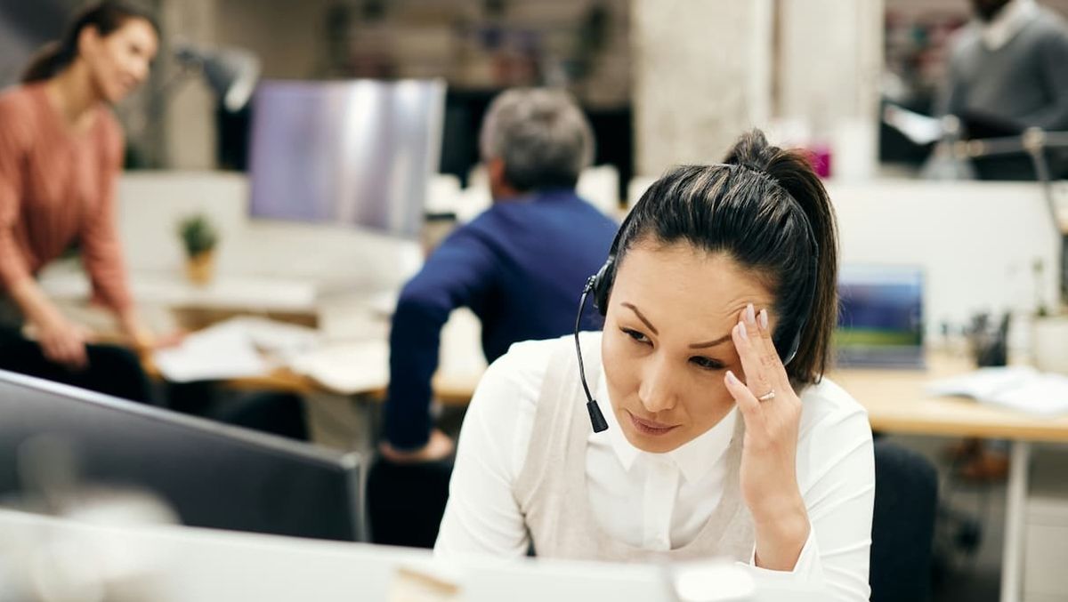 As 13 situações que acontecem no ambiente de trabalho e colocam em risco a saúde mental
