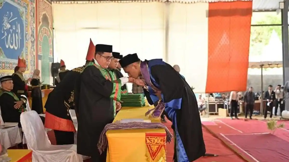 Misbahul Ulum Wisuda 176 Lulusan, Dua Raih Predikat Hafiz Quran 30 Juz