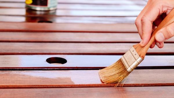 Hoe onderhoud je teak tuinmeubelen?