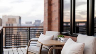 Klein terras of balkon inrichten: zo creëer je meer ruimte, sfeer en comfort