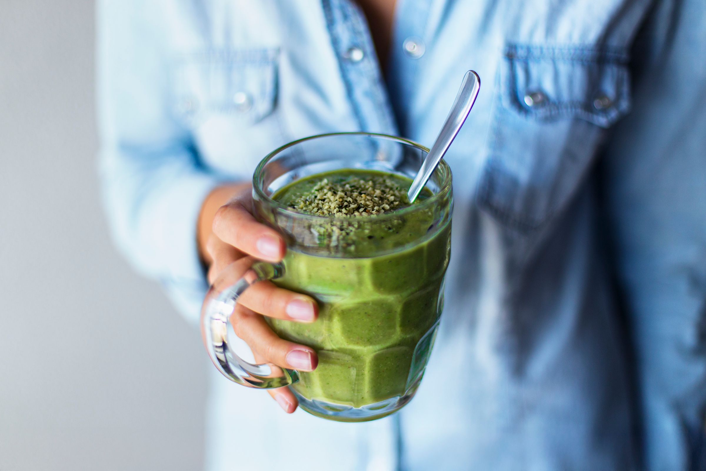 Creamy Pear, Avocado &amp; Frozen Greens Smoothie - Cocoon Cooks