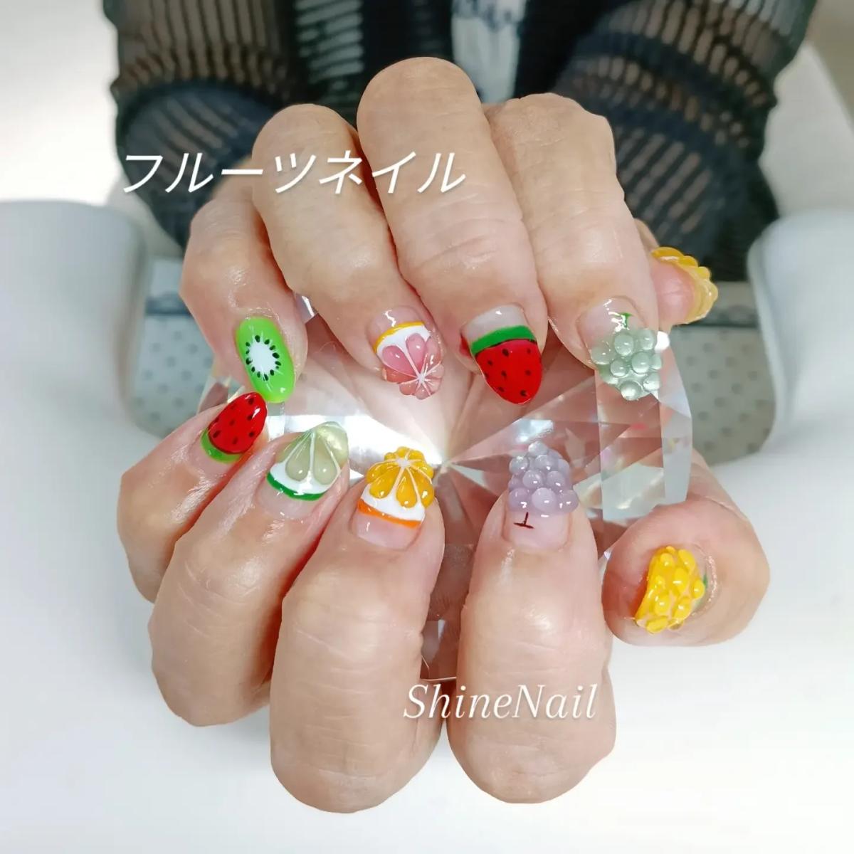 カラフルなフルーツネイル💅