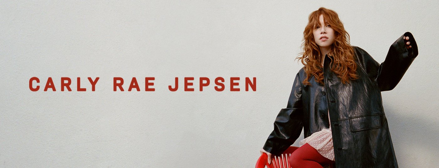 Carly Rae Jepsen na fotografia promocional divulgada pela Universal Music