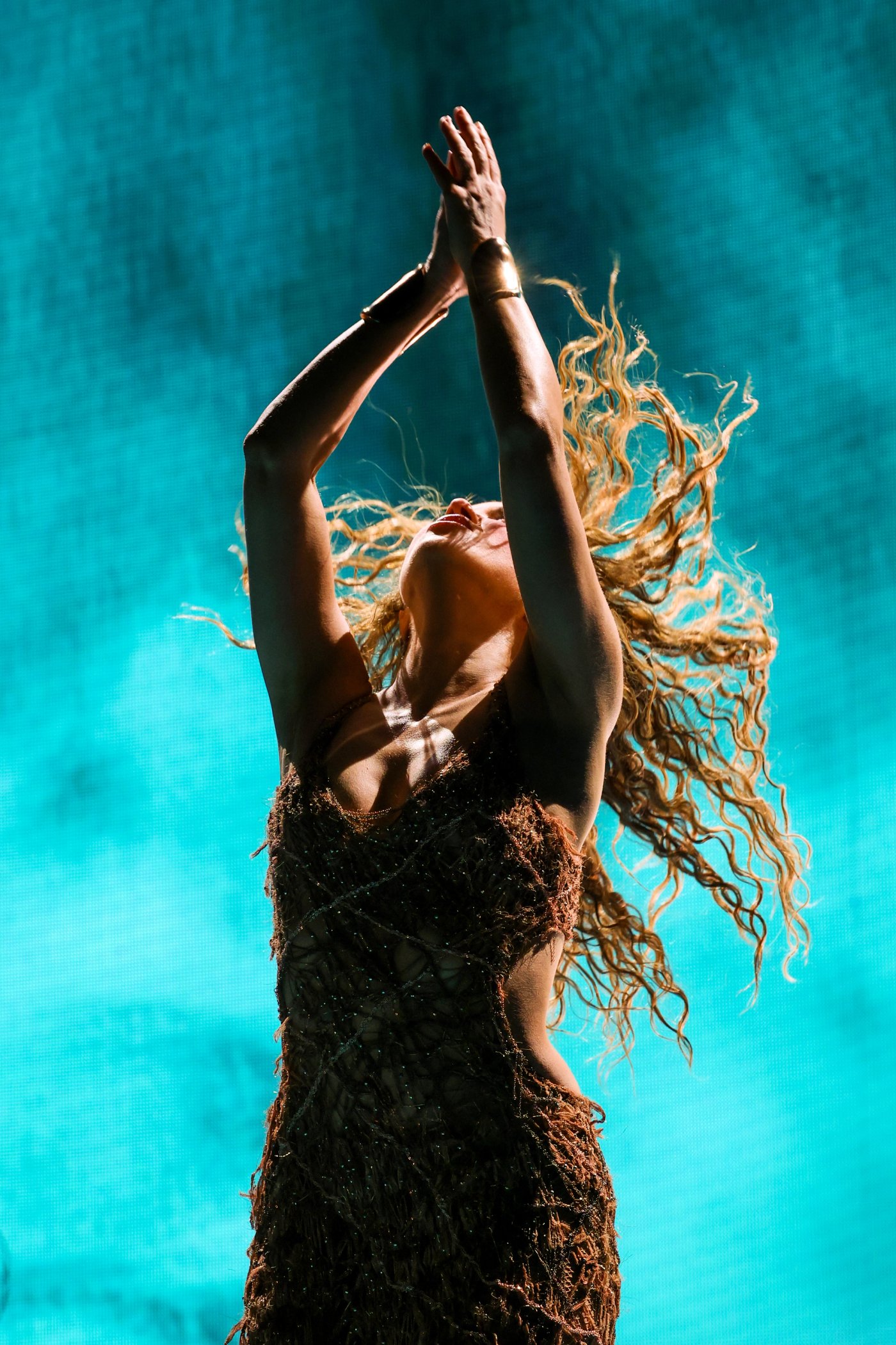 Shakira em foto de divulgação da turnê Las Mujeres Ya No Lloran.