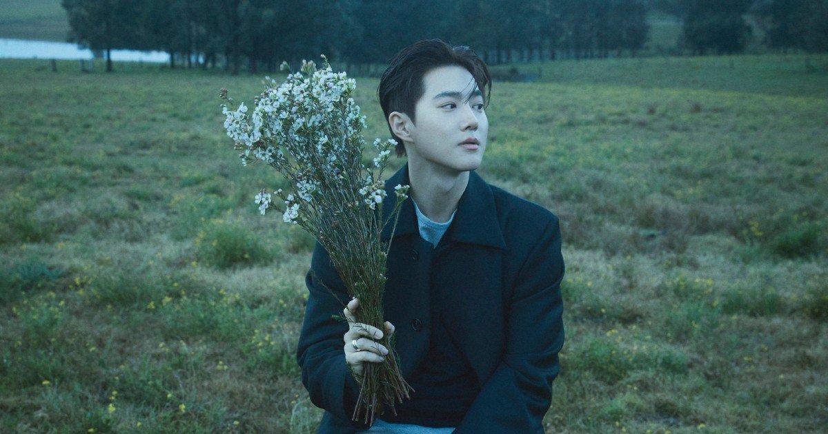 SUHO em fotografia de divulgação ao ar livre